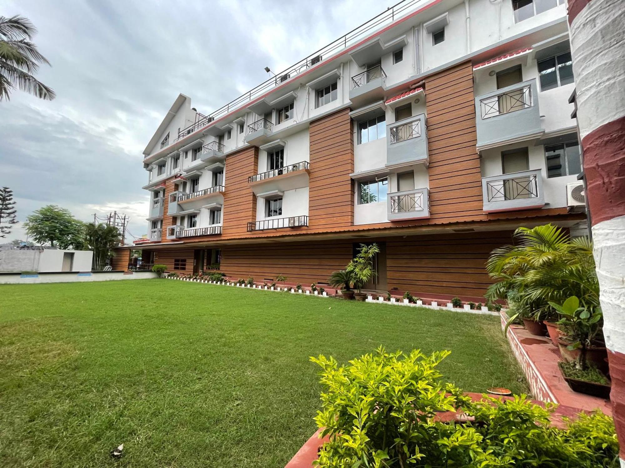 Hotel Royal Bengal Болпур Екстериор снимка