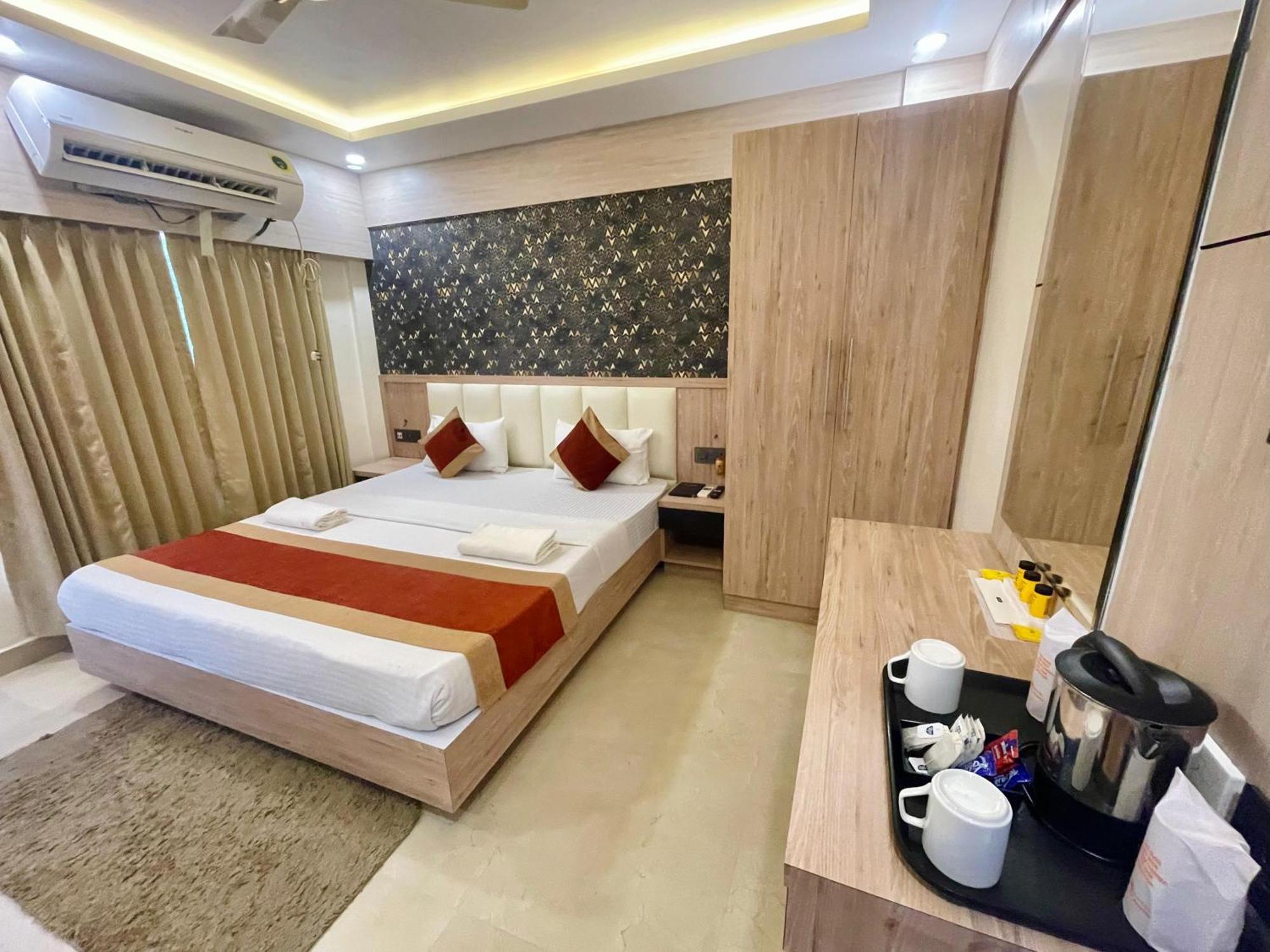 Hotel Royal Bengal Болпур Екстериор снимка