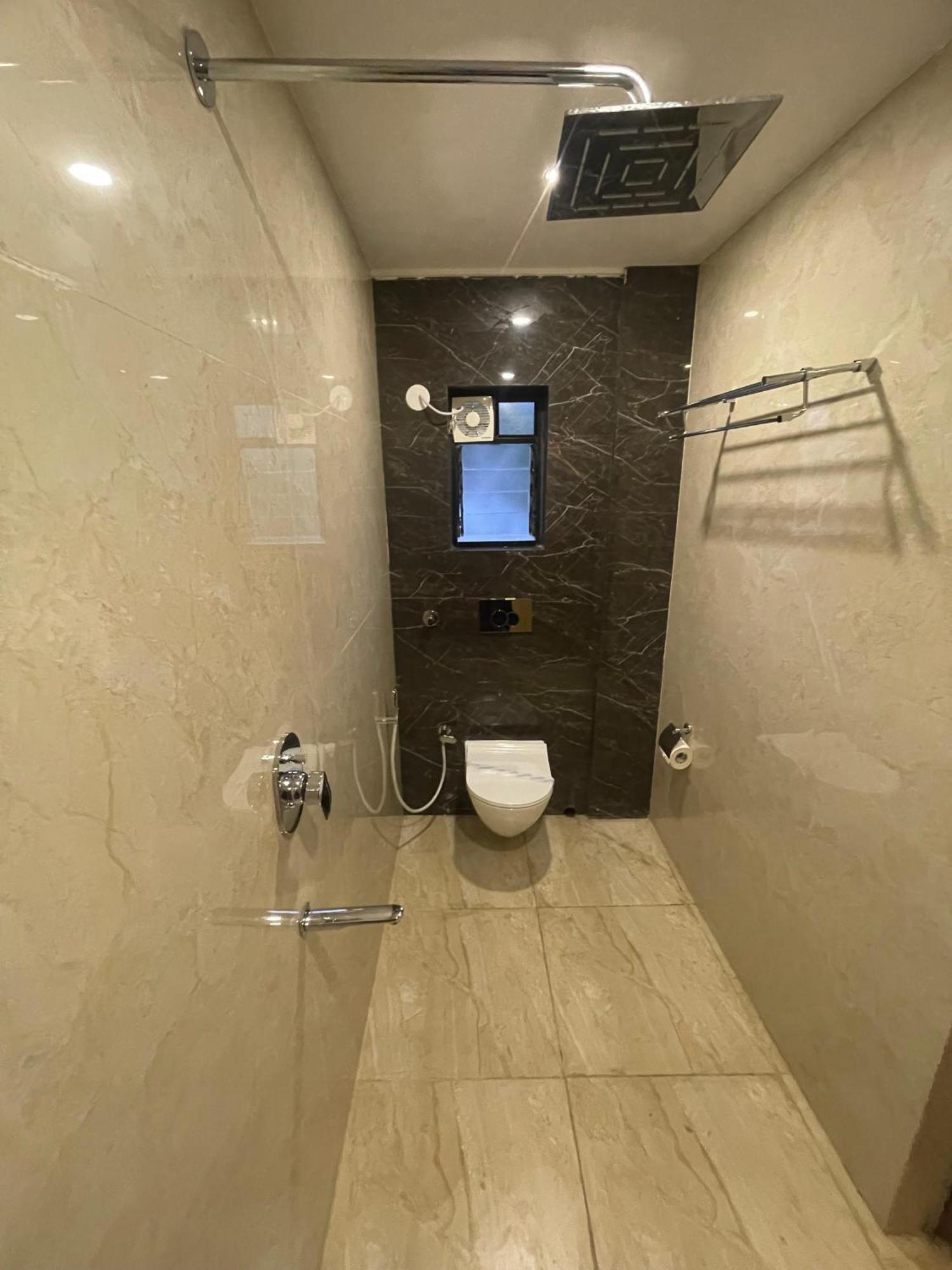 Hotel Royal Bengal Болпур Екстериор снимка